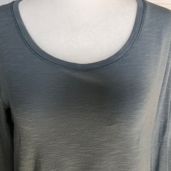 🌺Abercrombie & Fitch crew neck, long sleeve tee🌺 - Picture 2 of 9